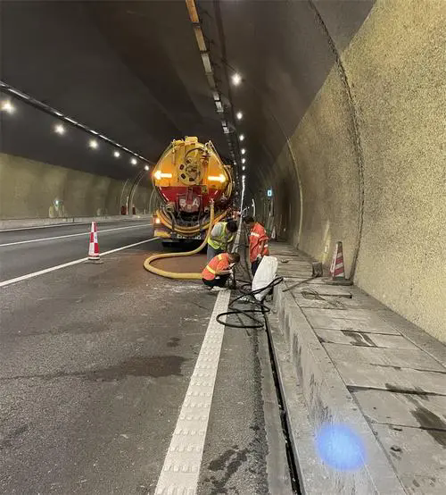 博鳌镇隧道排水渠清淤